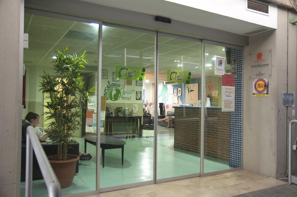 Be Dream Hostel Badalona Exterior foto