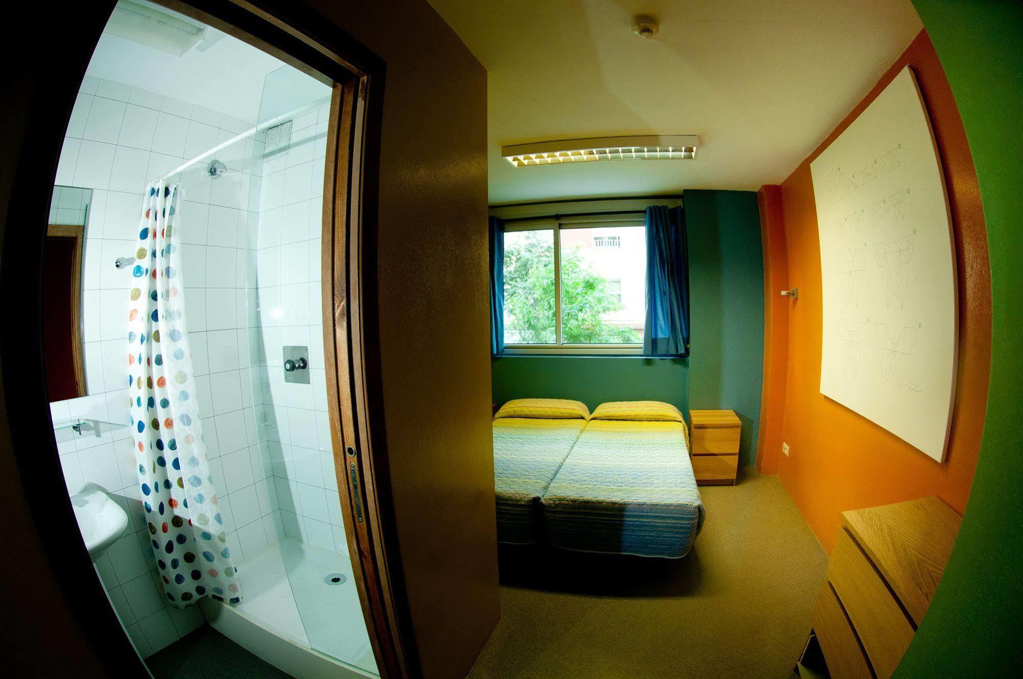 Be Dream Hostel Badalona Exterior foto